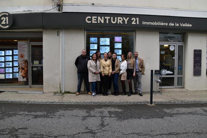 l'équipe de l'agence Immobilière de la Vallée