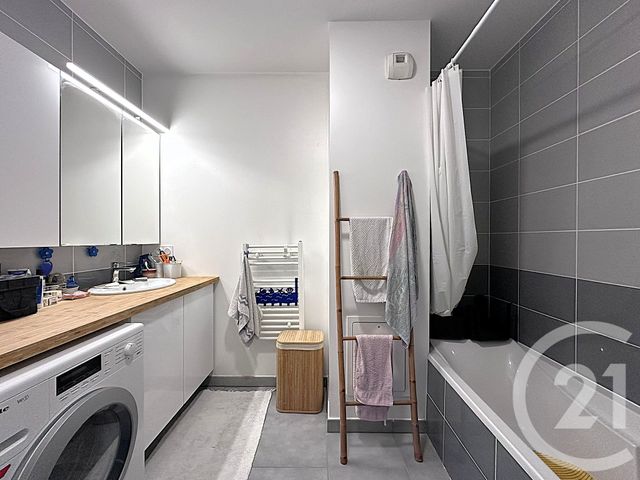 Appartement T4 à vendre - 4 pièces - 87.12 m2 - CHALLES LES EAUX - 73 - RHONE-ALPES - Century 21 Immobilière De La Vallée