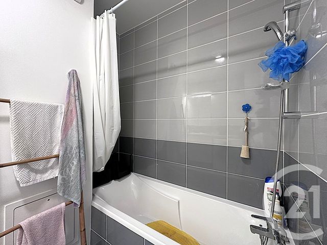 Appartement T4 à vendre - 4 pièces - 87.12 m2 - CHALLES LES EAUX - 73 - RHONE-ALPES - Century 21 Immobilière De La Vallée