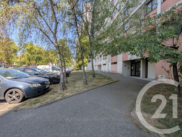 Appartement T2 à vendre - 2 pièces - 43.6 m2 - CHAMBERY - 73 - RHONE-ALPES - Century 21 Immobilière De La Vallée