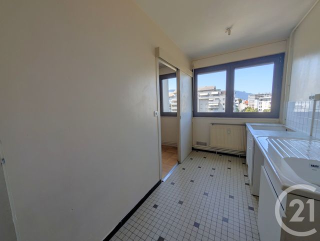 Appartement T2 à vendre - 2 pièces - 43.6 m2 - CHAMBERY - 73 - RHONE-ALPES - Century 21 Immobilière De La Vallée