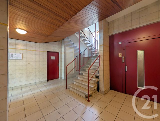 Appartement T2 à vendre - 2 pièces - 43.6 m2 - CHAMBERY - 73 - RHONE-ALPES - Century 21 Immobilière De La Vallée