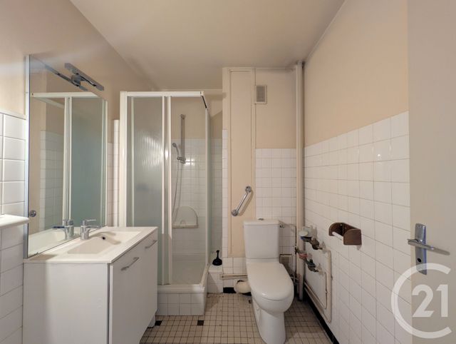 Appartement T2 à vendre - 2 pièces - 43.6 m2 - CHAMBERY - 73 - RHONE-ALPES - Century 21 Immobilière De La Vallée