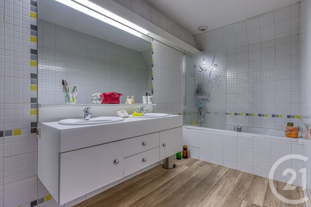 Appartement Duplex à vendre - 5 pièces - 172.48 m2 - CHAMBERY - 73 - RHONE-ALPES - Century 21 Immobilière De La Vallée