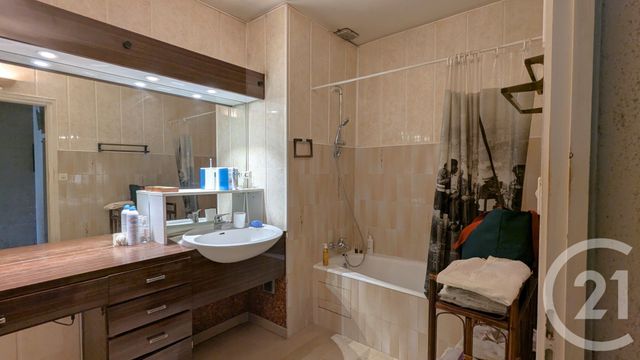 Appartement T5 à vendre - 5 pièces - 137.67 m2 - CHAMBERY - 73 - RHONE-ALPES - Century 21 Immobilière De La Vallée