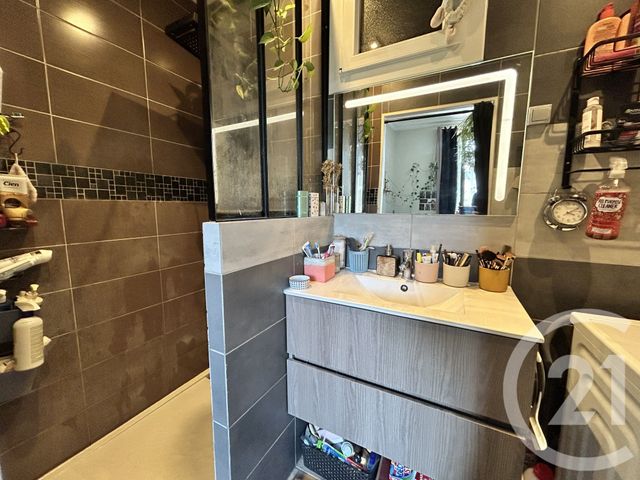 Appartement T3 à vendre - 3 pièces - 60.63 m2 - CHAMBERY - 73 - RHONE-ALPES - Century 21 Immobilière De La Vallée