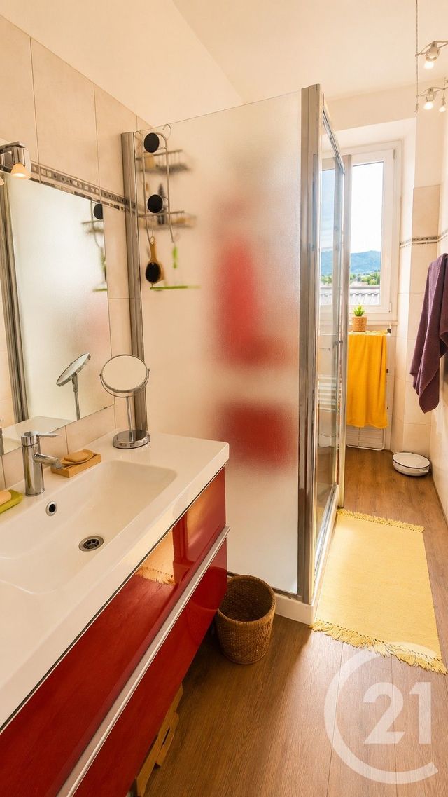 Appartement F3 à vendre - 3 pièces - 72.32 m2 - CHAMBERY - 73 - RHONE-ALPES - Century 21 Immobilière De La Vallée