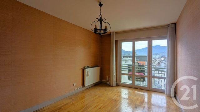 Appartement T4 à vendre - 4 pièces - 68.9 m2 - CHAMBERY - 73 - RHONE-ALPES - Century 21 Immobilière De La Vallée