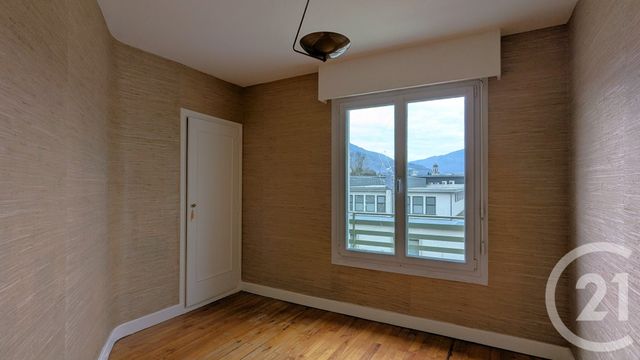 Appartement T4 à vendre - 4 pièces - 68.9 m2 - CHAMBERY - 73 - RHONE-ALPES - Century 21 Immobilière De La Vallée