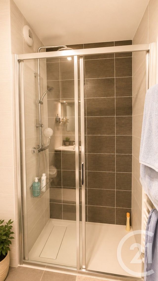 Appartement T4 à vendre - 4 pièces - 88.01 m2 - BASSENS - 73 - RHONE-ALPES - Century 21 Immobilière De La Vallée