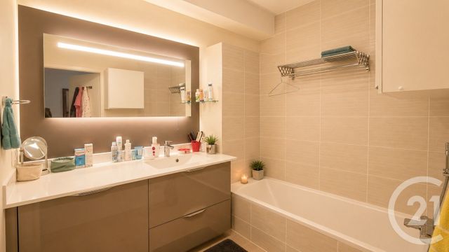Appartement T4 à vendre - 4 pièces - 88.01 m2 - BASSENS - 73 - RHONE-ALPES - Century 21 Immobilière De La Vallée
