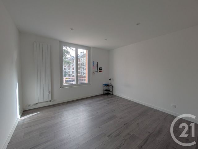 Appartement T3 à vendre - 3 pièces - 68.01 m2 - CHAMBERY - 73 - RHONE-ALPES - Century 21 Immobilière De La Vallée