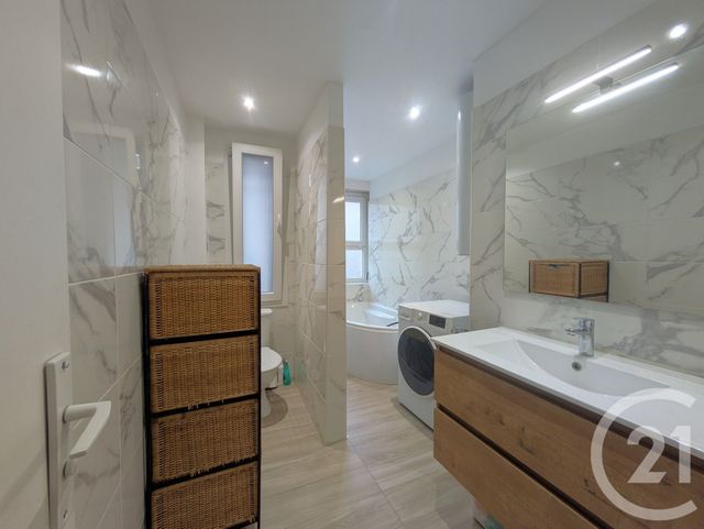 Appartement T4 à vendre - 4 pièces - 74.09 m2 - AIX LES BAINS - 73 - RHONE-ALPES - Century 21 Immobilière De La Vallée