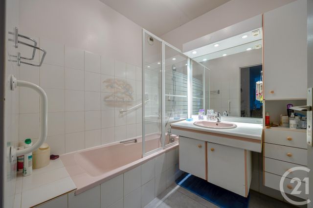 Appartement T4 à vendre - 4 pièces - 79.1 m2 - CHALLES LES EAUX - 73 - RHONE-ALPES - Century 21 Immobilière De La Vallée