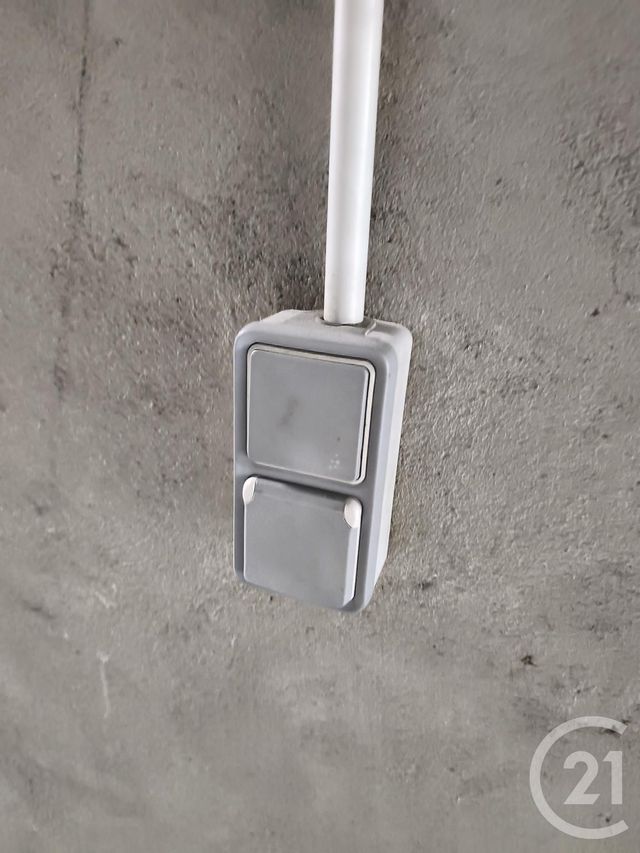 parking à louer - 53.0 m2 - CHAMBERY - 73 - RHONE-ALPES - Century 21 Immobilière De La Vallée