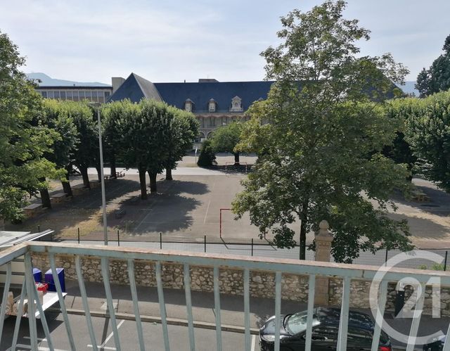 Appartement T3 à louer - 3 pièces - 54.8 m2 - CHAMBERY - 73 - RHONE-ALPES - Century 21 Immobilière De La Vallée