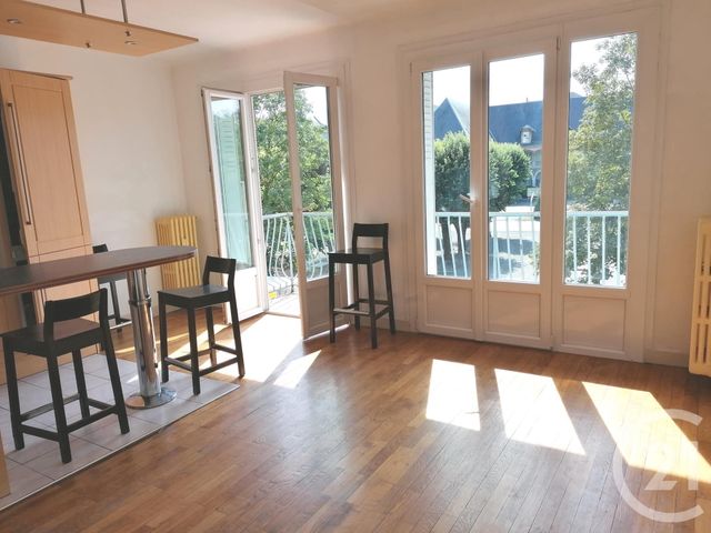 Appartement T3 à louer - 3 pièces - 54.8 m2 - CHAMBERY - 73 - RHONE-ALPES - Century 21 Immobilière De La Vallée