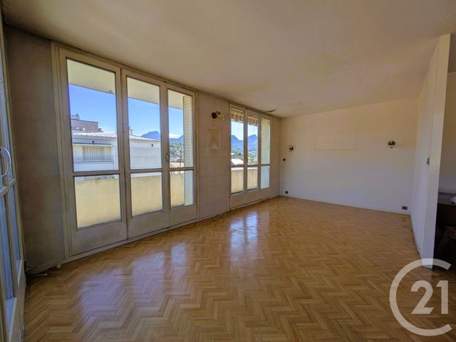 Appartement T3 à vendre - 3 pièces - 72.01 m2 - CHAMBERY - 73 - RHONE-ALPES - Century 21 Immobilière De La Vallée