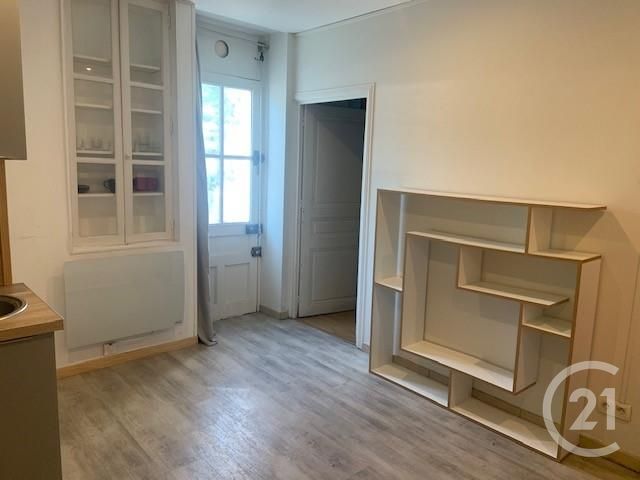 Appartement T2 à louer - 2 pièces - 27.94 m2 - CHAMBERY - 73 - RHONE-ALPES - Century 21 Immobilière De La Vallée
