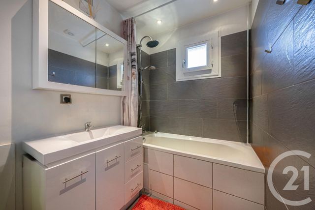 Appartement T4 à vendre - 4 pièces - 81.37 m2 - CHAMBERY - 73 - RHONE-ALPES - Century 21 Immobilière De La Vallée