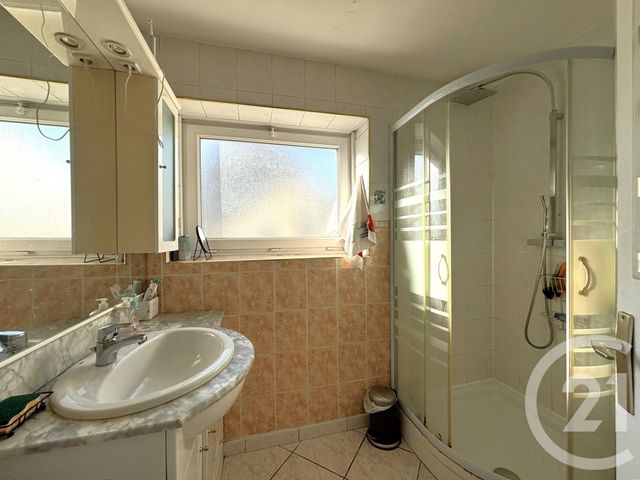 Appartement T4 à vendre - 4 pièces - 76.04 m2 - CHAMBERY - 73 - RHONE-ALPES - Century 21 Immobilière De La Vallée