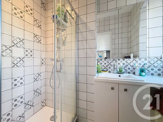 Appartement T3 à vendre - 3 pièces - 58.68 m2 - CHAMBERY - 73 - RHONE-ALPES - Century 21 Immobilière De La Vallée