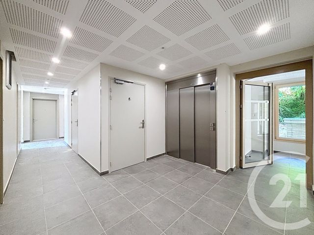 Appartement T2 à louer - 2 pièces - 51.95 m2 - LA MOTTE SERVOLEX - 73 - RHONE-ALPES - Century 21 Immobilière De La Vallée