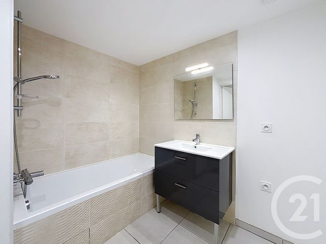 Appartement T2 à louer - 2 pièces - 51.95 m2 - LA MOTTE SERVOLEX - 73 - RHONE-ALPES - Century 21 Immobilière De La Vallée