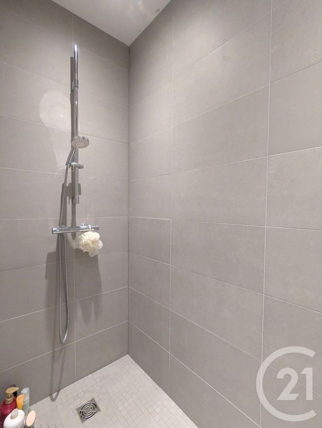 Appartement T2 à vendre - 2 pièces - 60.58 m2 - CHAMBERY - 73 - RHONE-ALPES - Century 21 Immobilière De La Vallée