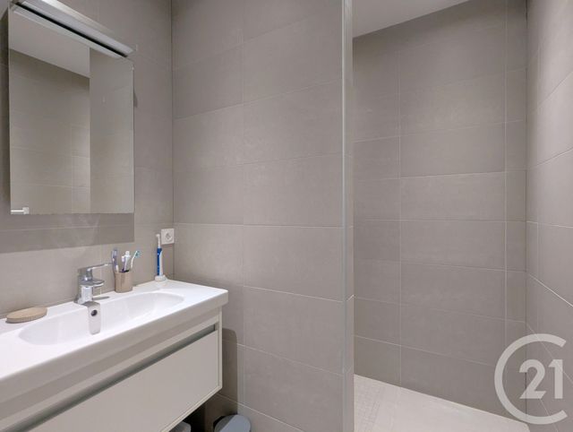 Appartement T2 à vendre - 2 pièces - 60.58 m2 - CHAMBERY - 73 - RHONE-ALPES - Century 21 Immobilière De La Vallée