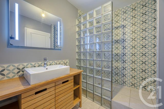 Appartement T3 à vendre - 3 pièces - 75.42 m2 - JACOB BELLECOMBETTE - 73 - RHONE-ALPES - Century 21 Immobilière De La Vallée