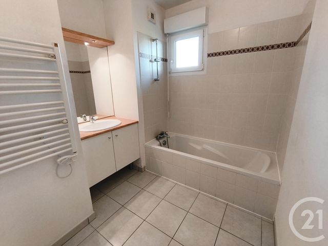 Appartement T3 à louer - 3 pièces - 58.07 m2 - CHAMBERY - 73 - RHONE-ALPES - Century 21 Immobilière De La Vallée