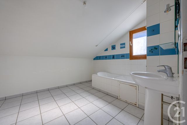 Appartement T2 à vendre - 2 pièces - 50.24 m2 - ST ALBAN LEYSSE - 73 - RHONE-ALPES - Century 21 Immobilière De La Vallée