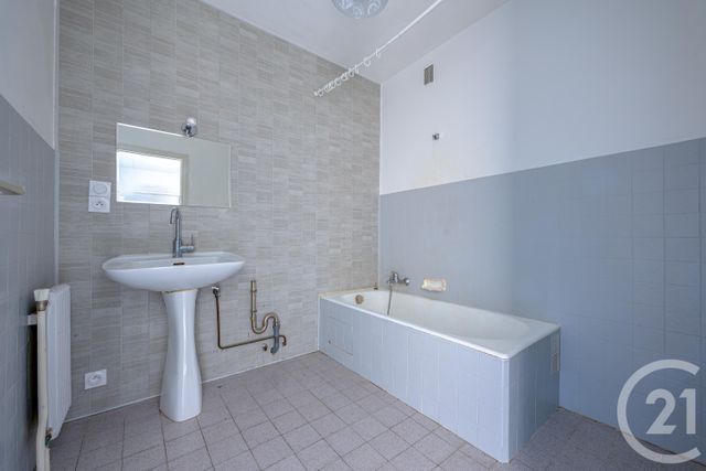 Appartement T4 à vendre - 4 pièces - 95.13 m2 - CHAMBERY - 73 - RHONE-ALPES - Century 21 Immobilière De La Vallée