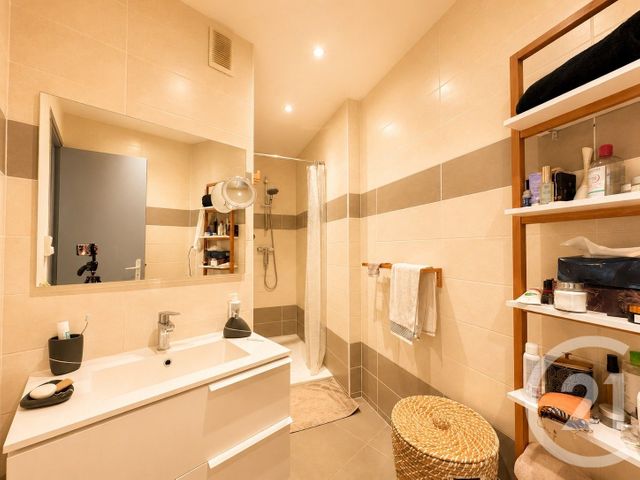 Appartement T5 à vendre - 5 pièces - 106.34 m2 - CHAMBERY - 73 - RHONE-ALPES - Century 21 Immobilière De La Vallée