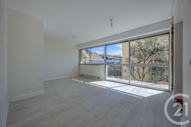Appartement T3 à vendre - 3 pièces - 61.11 m2 - CHAMBERY - 73 - RHONE-ALPES - Century 21 Immobilière De La Vallée