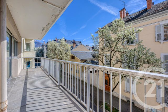 Appartement T3 à vendre - 3 pièces - 61.11 m2 - CHAMBERY - 73 - RHONE-ALPES - Century 21 Immobilière De La Vallée