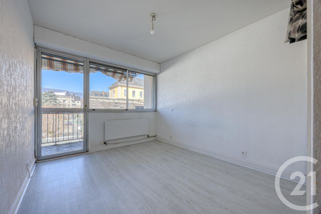 Appartement T3 à vendre - 3 pièces - 61.11 m2 - CHAMBERY - 73 - RHONE-ALPES - Century 21 Immobilière De La Vallée