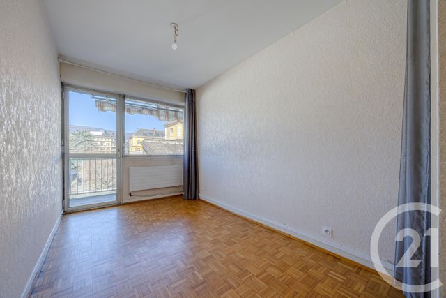 Appartement T3 à vendre - 3 pièces - 61.11 m2 - CHAMBERY - 73 - RHONE-ALPES - Century 21 Immobilière De La Vallée