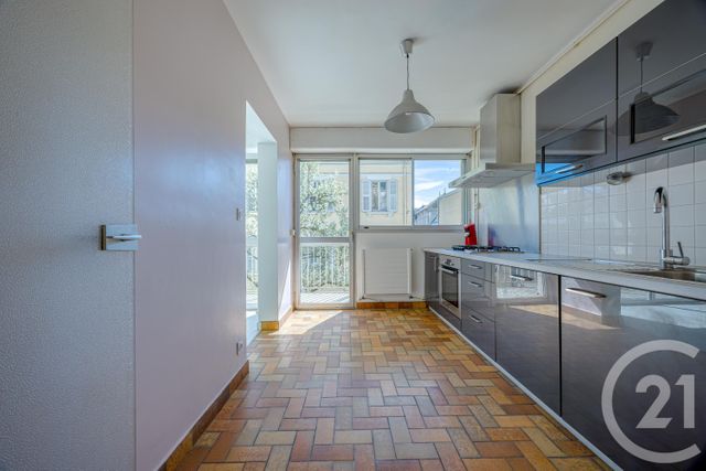 Appartement T3 à vendre - 3 pièces - 61.11 m2 - CHAMBERY - 73 - RHONE-ALPES - Century 21 Immobilière De La Vallée