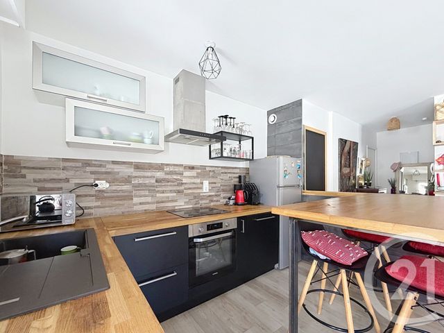Appartement T2 à vendre - 2 pièces - 47.82 m2 - CHALLES LES EAUX - 73 - RHONE-ALPES - Century 21 Immobilière De La Vallée