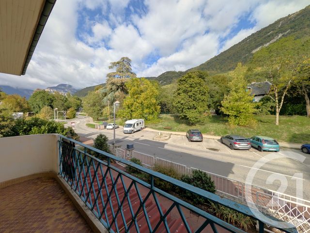 Appartement T5 à vendre - 5 pièces - 100.79 m2 - CHALLES LES EAUX - 73 - RHONE-ALPES - Century 21 Immobilière De La Vallée