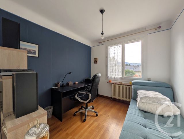 Appartement T5 à vendre - 5 pièces - 100.79 m2 - CHALLES LES EAUX - 73 - RHONE-ALPES - Century 21 Immobilière De La Vallée