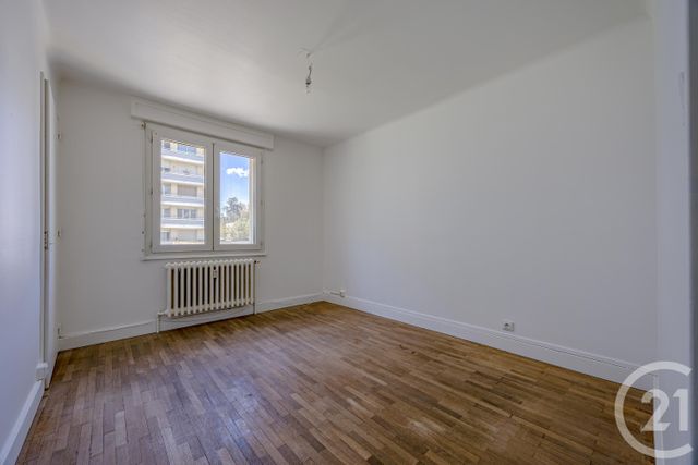 Appartement T2 à vendre - 3 pièces - 66.98 m2 - CHAMBERY - 73 - RHONE-ALPES - Century 21 Immobilière De La Vallée
