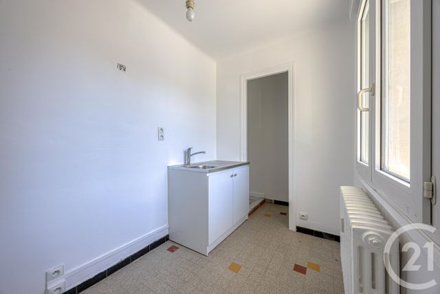 Appartement T2 à vendre - 3 pièces - 66.98 m2 - CHAMBERY - 73 - RHONE-ALPES - Century 21 Immobilière De La Vallée