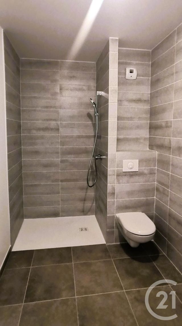 Appartement T2 à louer - 2 pièces - 42.8 m2 - CHAMBERY - 73 - RHONE-ALPES - Century 21 Immobilière De La Vallée