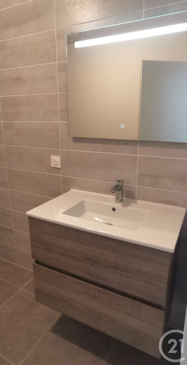 Appartement T2 à louer - 2 pièces - 42.8 m2 - CHAMBERY - 73 - RHONE-ALPES - Century 21 Immobilière De La Vallée