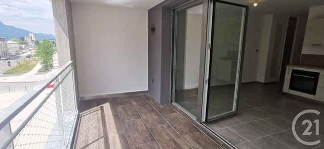 Appartement T2 à louer - 2 pièces - 42.8 m2 - CHAMBERY - 73 - RHONE-ALPES - Century 21 Immobilière De La Vallée