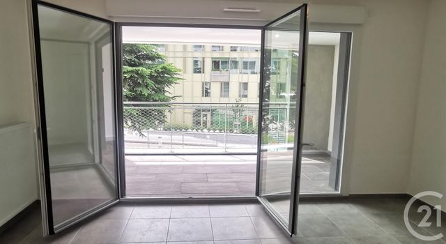 Appartement T2 à louer - 2 pièces - 42.8 m2 - CHAMBERY - 73 - RHONE-ALPES - Century 21 Immobilière De La Vallée