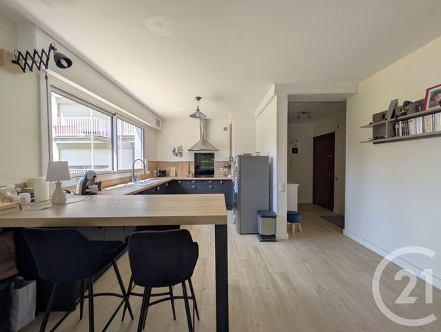 Appartement T3 à vendre - 3 pièces - 84.92 m2 - CHAMBERY - 73 - RHONE-ALPES - Century 21 Immobilière De La Vallée